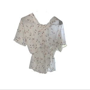Floral blouse, perfect with a pair of jeans